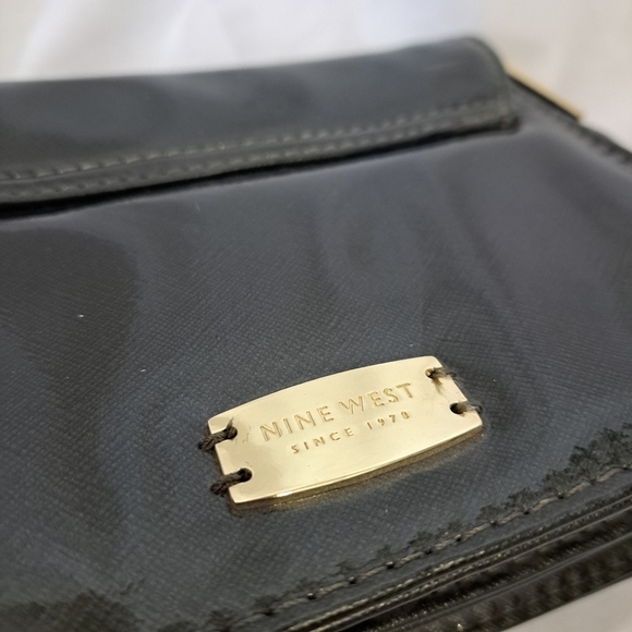 Nine West | Dark green mini purse with long strap & gold details - Picture 7 of 16